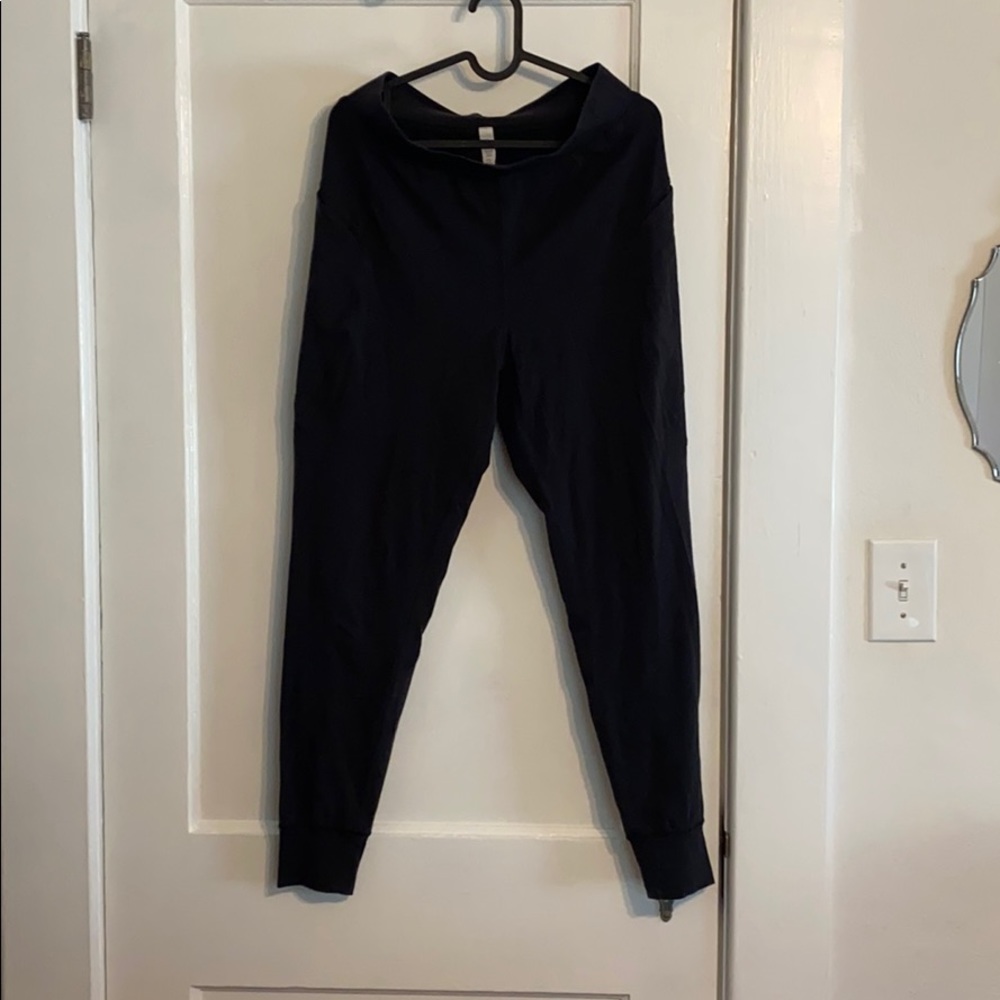 LuluLemon Joggers - Picture 6 of 6